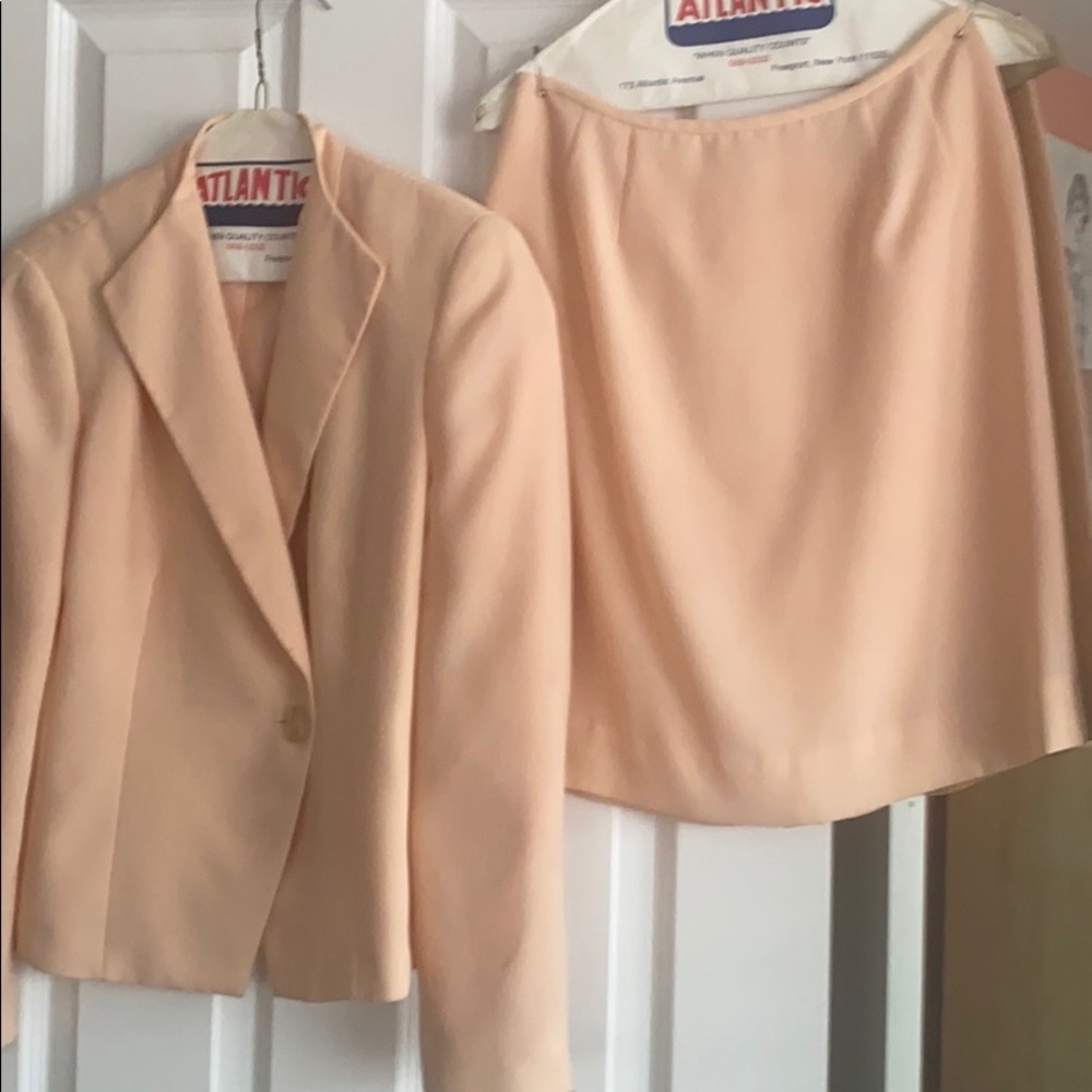Ladies skirt set